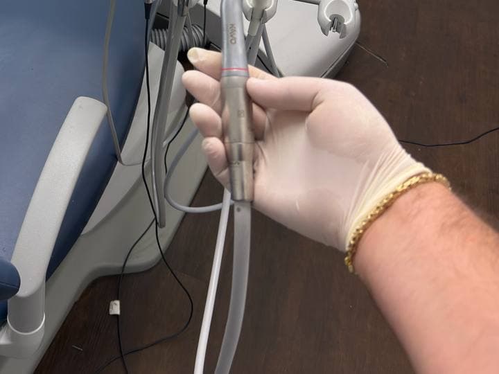 Handpiece at the delivery unit